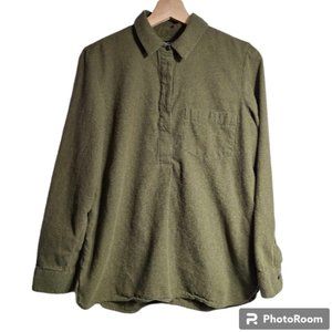 Madewell Hunter Green Top with Extra Button Accents Size Small